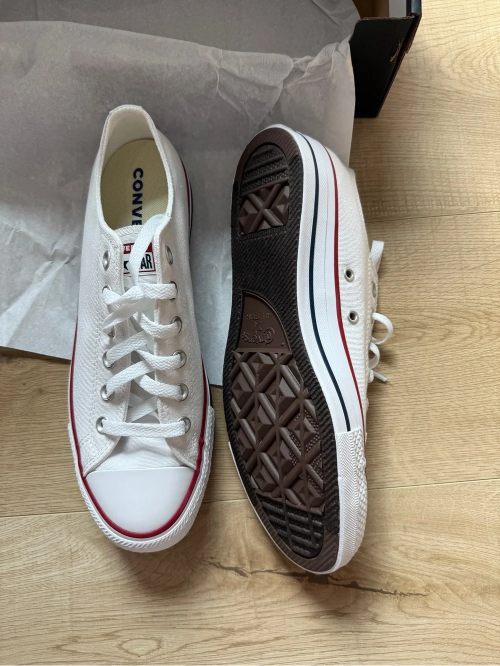 Converse Chuck Taylor All Star Low Top Sneaker | Men’s 7.5 US | Women’s 9.5 US